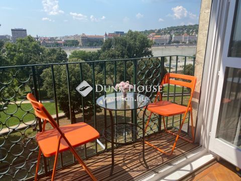Eladó Lakás, Budapest 9. kerület - Dunai panorámás napfényes, bútorozott erkélyes lakás a Bálnaterasszal szemben