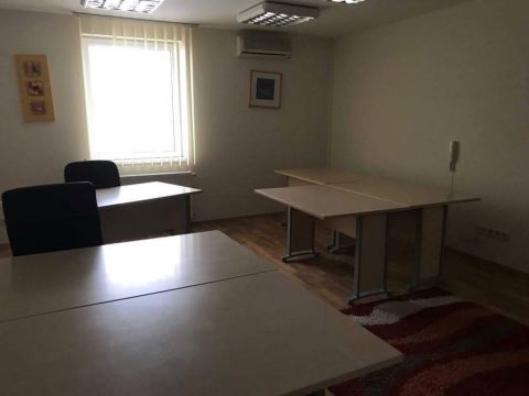 Kiadó Iroda 2310 Szigetszentmiklós , Tököli Tesco parkolónál