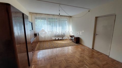 Eladó Lakás, Budapest 14. kerület - Panelprogramos házban, kiváló elosztású, erkélyes lakás