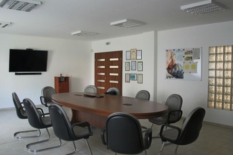 Kiadó Ipari 7630 Pécs ===Moden ipari épület komplexum  kiadó Pécsen!===