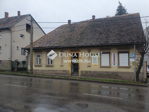 Eladó Ház, Baranya megye, Pécsvárad - Pécsváradon a Kossuth Lajos utcában eladó ingatlan több hasznosítási lehetőséggel