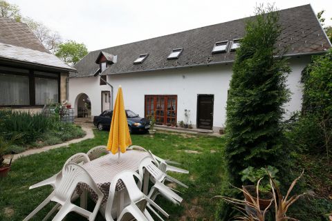 Eladó Ház 7020 Dunaföldvár , Duna parton, családi háznak és egyben vállalkozásnak is alkalmas ingatlan eladó!
