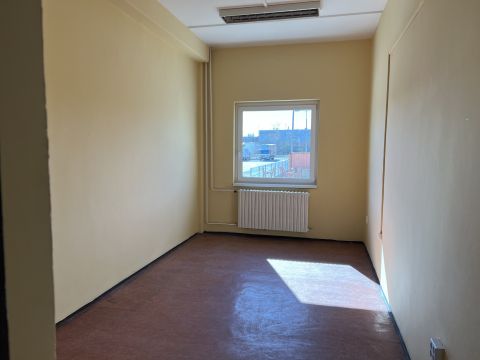 Kiadó Irodaépület 8200 Veszprém 