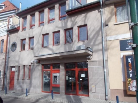 Eladó Üzlethelyiség 3200 Gyöngyös 