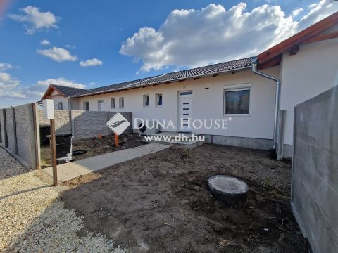 Eladó Lakás, Pest megye, Kiskunlacháza