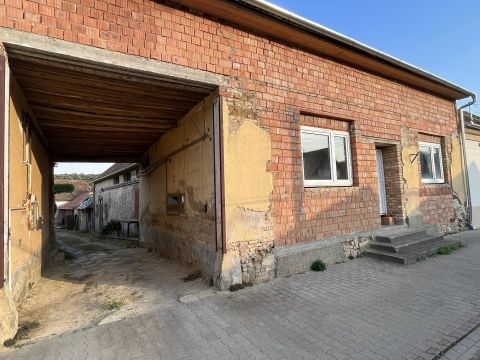 Eladó Üzlethelyiség 7695 Mecseknádasd 