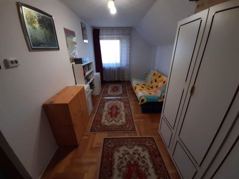 Eladó Ház 1182 Budapest 18. kerület 3 szintes 200 nm-es körbejárható családi ház 4000 nm telken Ganzkertvárosban