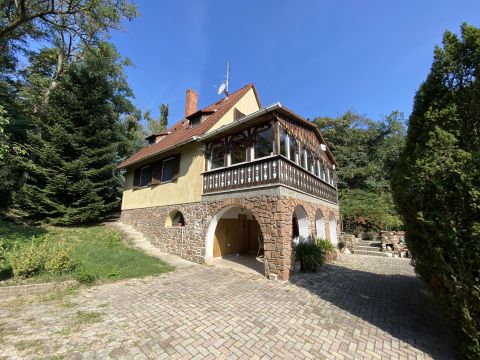 Eladó Ház 8095 Pákozd Panorámás ház az erdő szélén