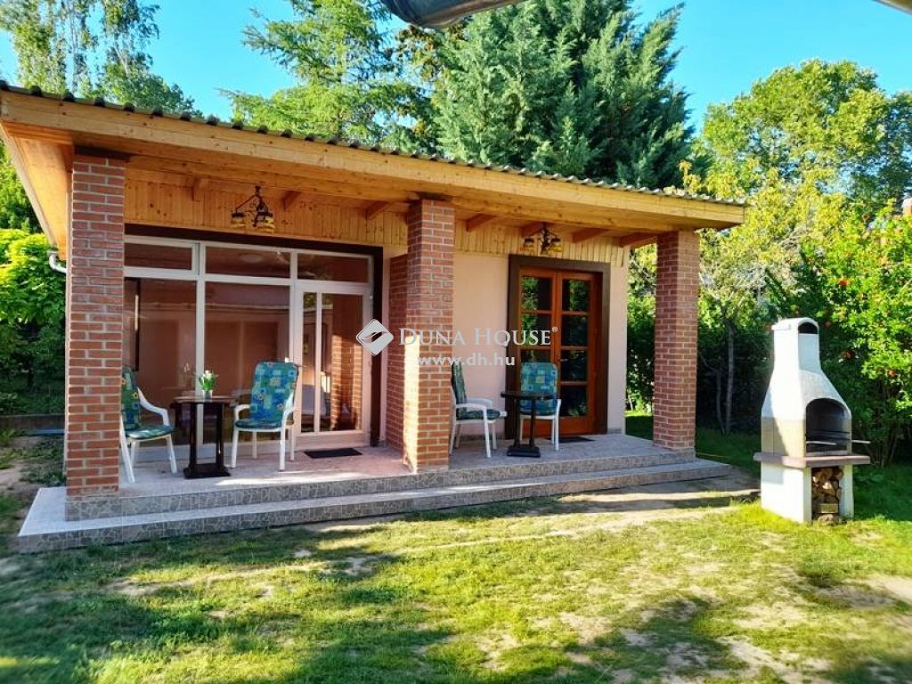 8621 Zamárdi , vízközeli, Zamárdi legszebb utcájában régi villa jellegű épület — 1/16