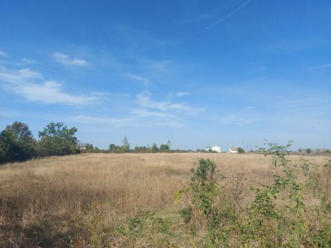 Kiadó Ipari 5310 Kisújszállás , Északi Ipartelep