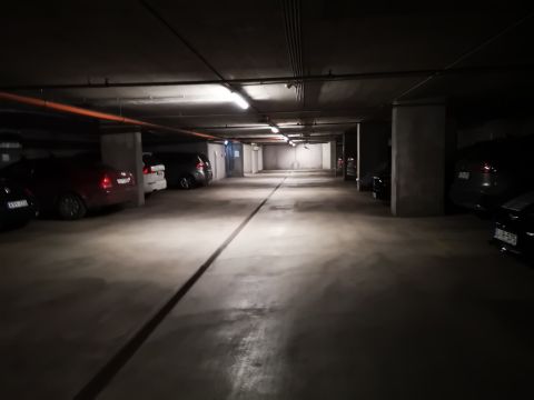 Kiadó Parkoló 7621 Pécs 