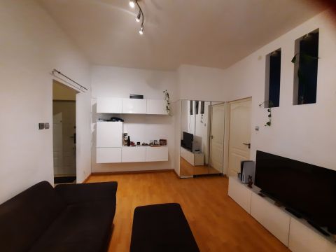 Eladó Lakás 1095 Budapest 9. kerület Duna-parttól pár perces sétára, Tinódi parknál, 3 szobás, 71 m2-es, FELÚJÍTOTT, újszerű modern lakás