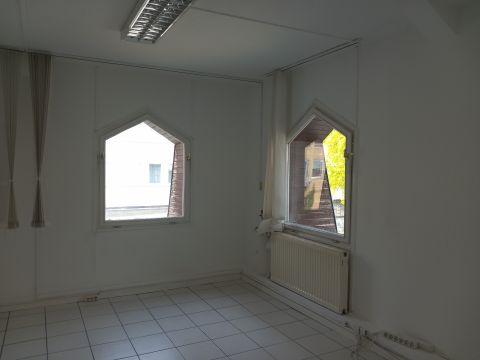 Eladó Iroda 7100 Szekszárd , Szekszárd, Találka tér