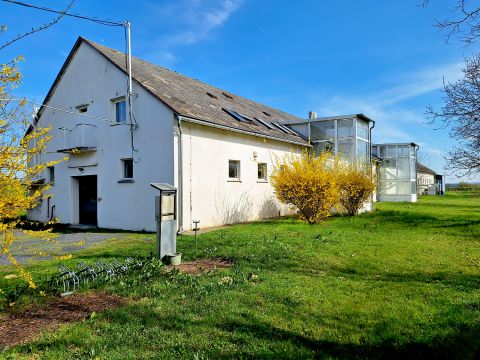 Eladó Ipari 9093 Győrasszonyfa , IRODAHÁZ, RAKTÁR és GYÁRTÓCSARNOK 2,33 hektáros zöldterülete