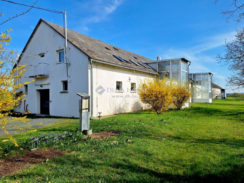 9093 Győrasszonyfa , IRODAHÁZ, RAKTÁR és GYÁRTÓCSARNOK 2,33 hektáros zöldterülete — 1/57