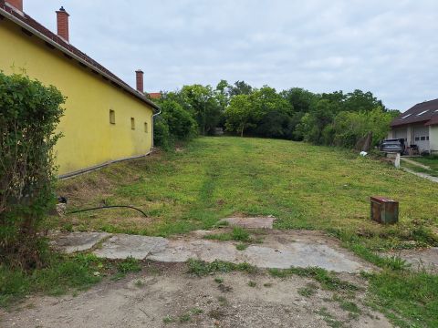Eladó Telek 2072 Zsámbék 