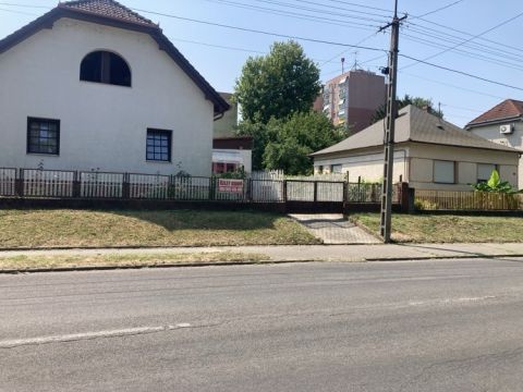 Kiadó Üzlethelyiség 7632 Pécs 