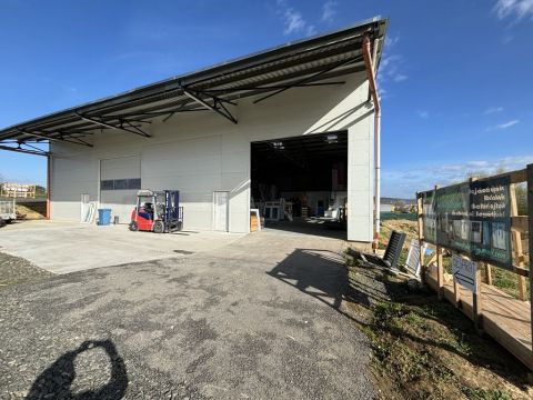Kiadó Ipari 7631 Pécs , Pécs frekventált részén kiadó 500nm-es csarnok! 