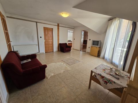 Eladó Ház 8130 Enying , RAGYOGÓ CSALÁDI FÉSZEK!