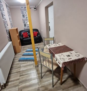 Eladó Iroda 8600 Siófok Siófok központhoz közel lakásnak kialakított iroda helység eladó.