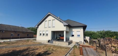 Eladó Ház 2212 Csévharaszt , Minőségi élettér, Minőségi alapanyag és kivitelezés ... Álom Otthon!