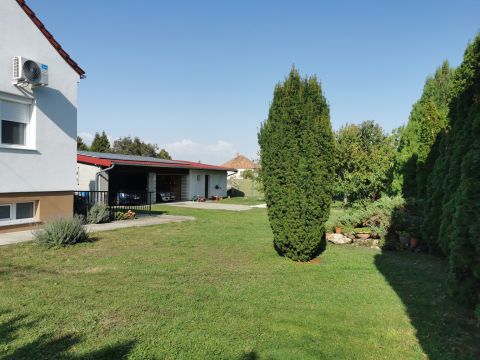Eladó Ház 9241 Jánossomorja , Rákóczi utca közelében