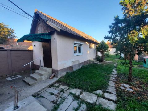 Eladó Ház 5130 Jászapáti Általános iskola környékén