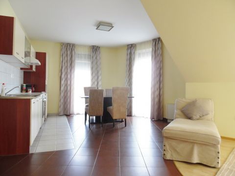 Kiadó Lakás 4028 Debrecen , Bem tér közeli, 1+1 szobás berendezett albérlet.