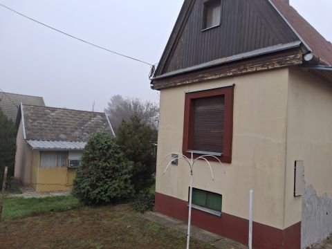 Eladó Ház 2458 Kulcs 