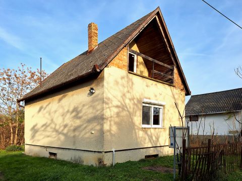 Eladó Ház 9011 Győr , FELÚJÍTOTT, AZONNAL KÖLTÖZHETŐ KERTVÁROSI HÁZIKÓ!