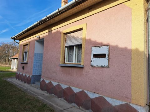 Eladó Ház 2711 Tápiószentmárton 
