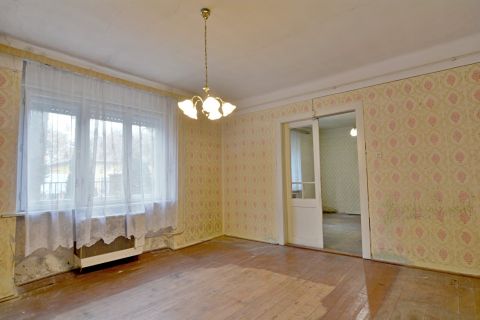 Eladó Ház 6100 Kiskunfélegyháza Kossuthvárosban, a Kórházzal szemben eladó 98 nm-es ház