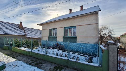 Eladó Ház 8191 Öskü központ közelében