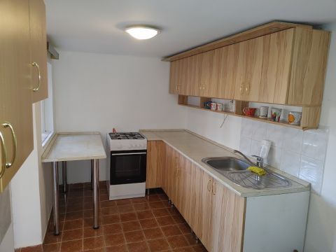 Kiadó Lakás 7627 Pécs 