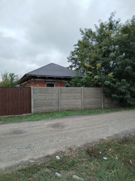Eladó Ház 2213 Monorierdő Monorierdőn  vasútállomástól 10 percre 3 szoba+amerikai konyhás tégla építésű ház eladó!