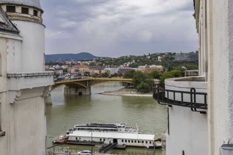 Eladó Lakás 1137 Budapest 13. kerület Újlipótváros szívében, dunaparti házban