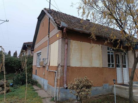 Eladó Ház 4244 Újfehértó , 4244 Újfehértó, Vasútállomás