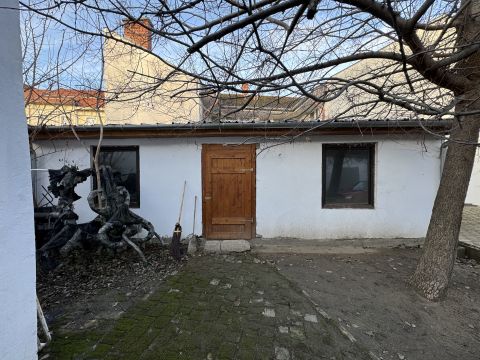 Kiadó Tároló/Raktár 6000 Kecskemét 