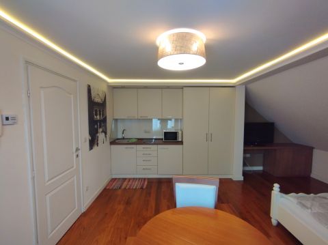 Kiadó Lakás 4028 Debrecen , A Nagyerdő szívében