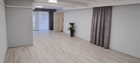 Eladó Lakás 6000 Kecskemét Kecskemét Piac közeli üzlethelyiség akár lakásnak akár irodának eladó!
