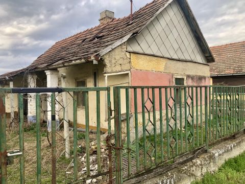 Eladó Telek 2711 Tápiószentmárton 