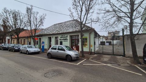 Kiadó Vendéglátás 6000 Kecskemét Kecskeméten a piac utcájában vendéglátás működtetésére kiváló lehetőség!