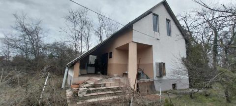 Eladó Ház 2711 Tápiószentmárton , Zártkert