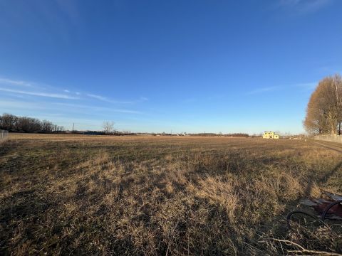 Eladó Telek 6000 Kecskemét Kecskeméten Ladánybenei úton 6.000 m2-es, közművesített  épí