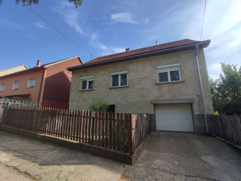 Eladó Ház 2536 Nyergesújfalu 