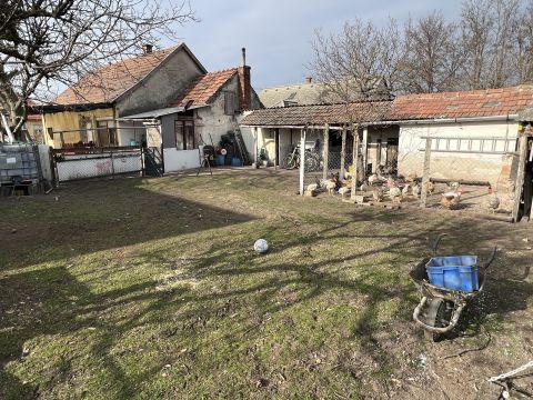 Eladó Ház 7000 Sárbogárd Csendes helyen