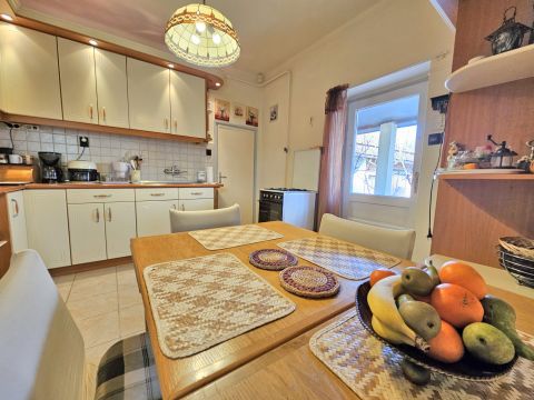 Eladó Ház 2220 Vecsés , 2 generációs, klímás, új ablakos, több autós, 1592m2 telken