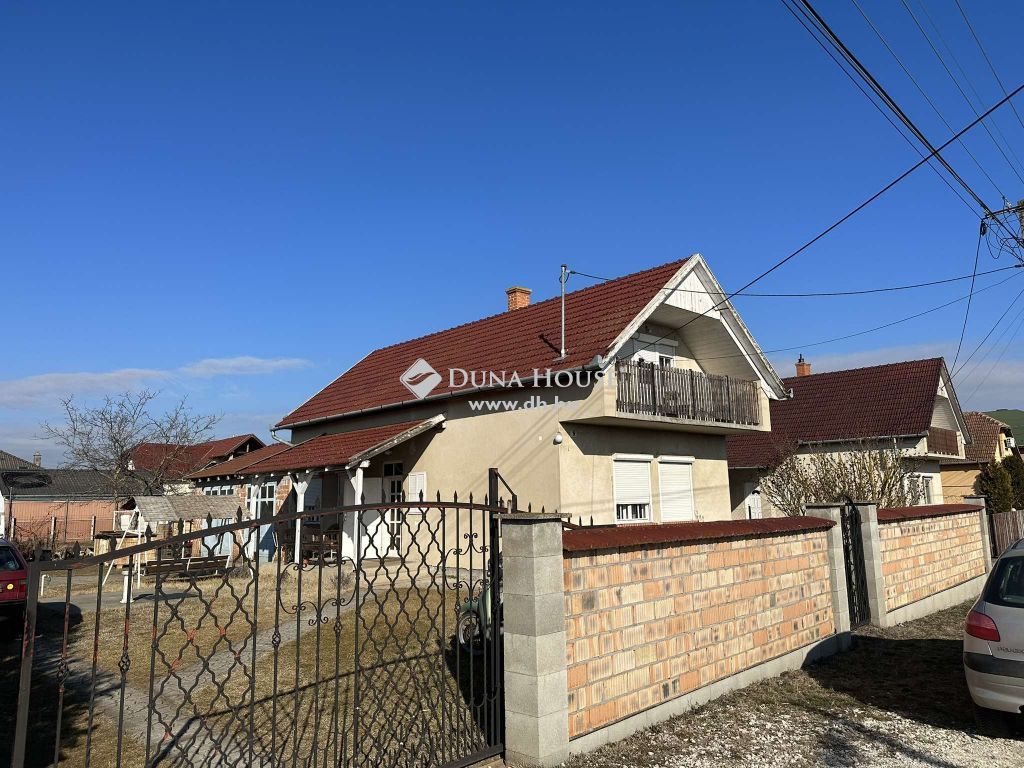2721 Pilis , Csendes utcában — 1/29