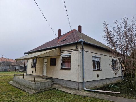 Eladó Ház 5435 Martfű , 5435 Martfű, csendes