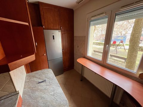 Eladó Lakás 8000 Székesfehérvár , Nagy OTP mellett
